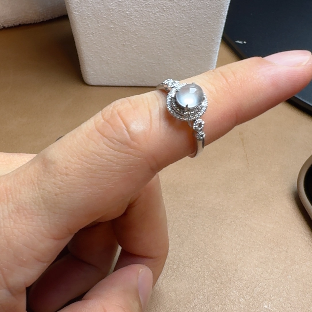 翡翠颈饰18K金镶嵌悠*戒指