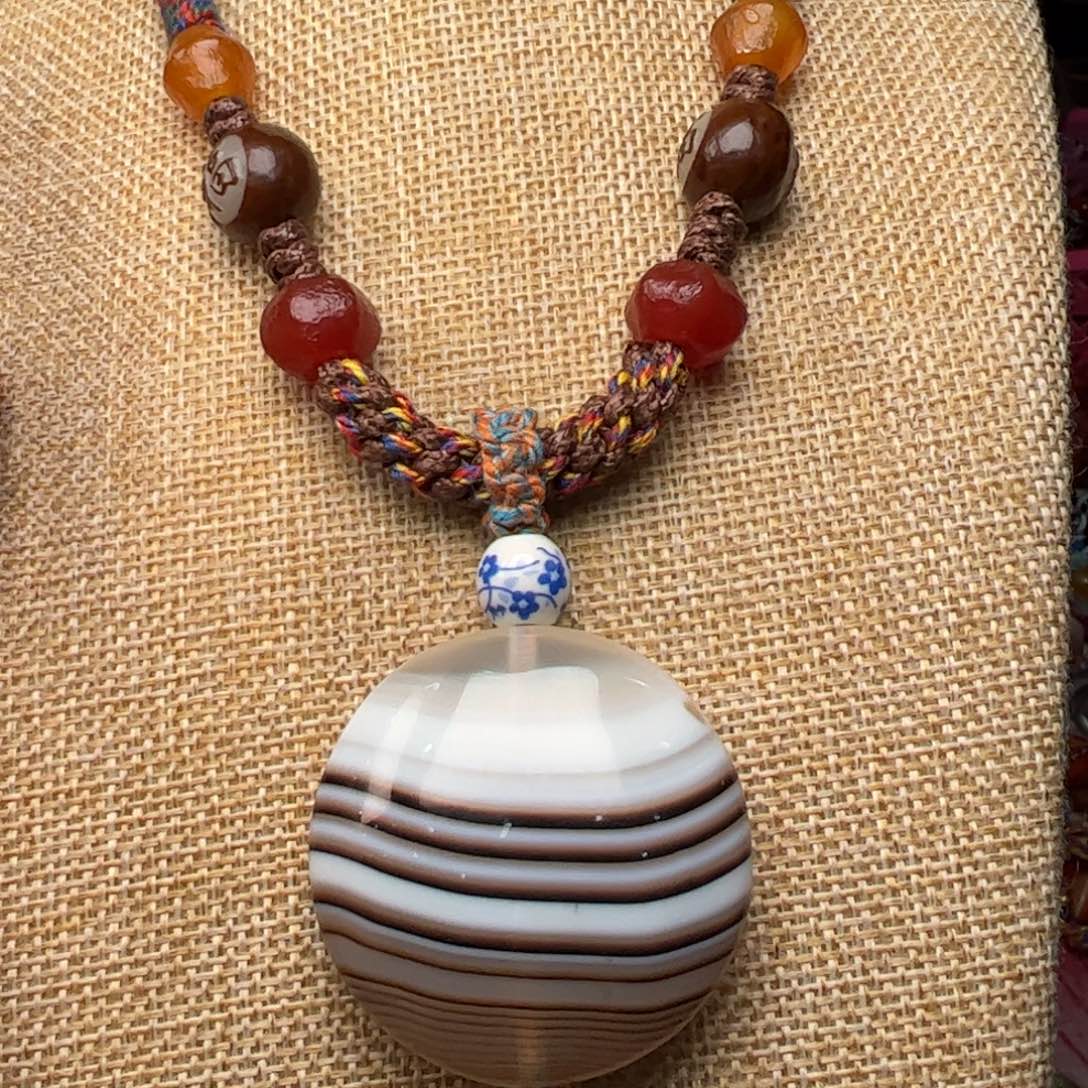 玛瑙/玉髓颈饰未镶嵌