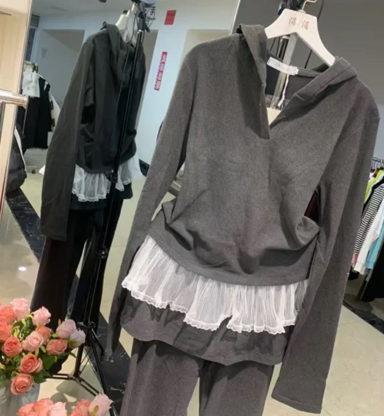 2025新款时尚套装蕾丝拼接连帽长袖上衣休闲气质喇叭裤两件套