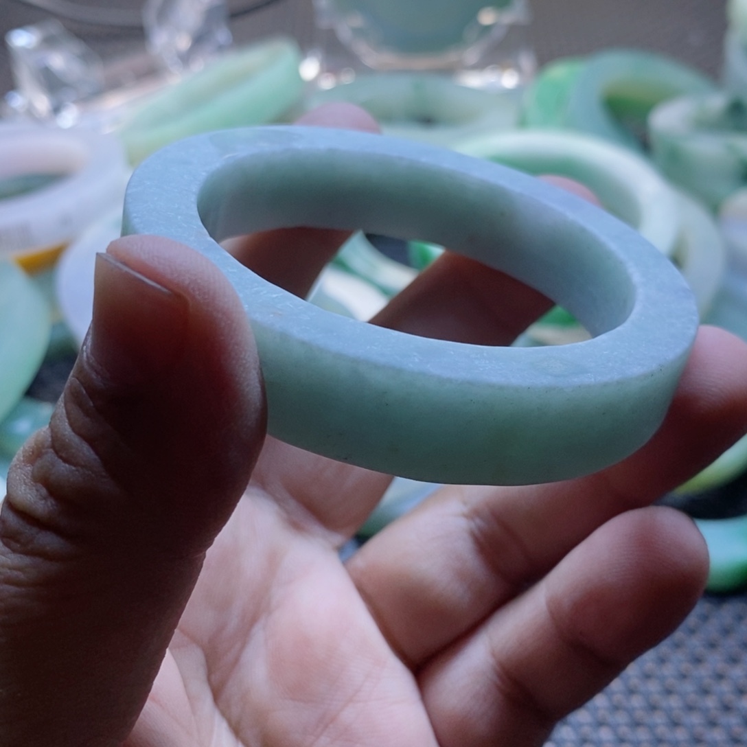 养***多定制翡翠未镶嵌手镯