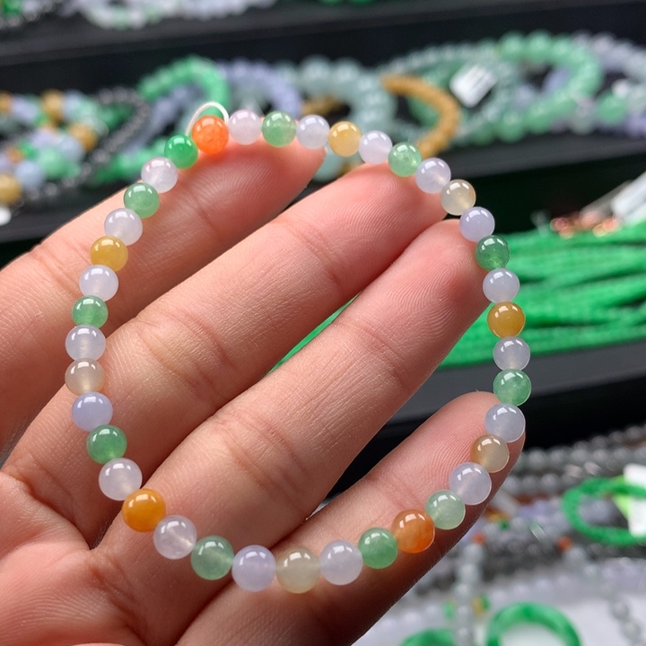 翡翠手镯未镶嵌卡