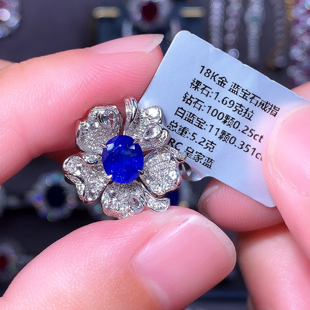 戒指蓝宝石18K金镶嵌