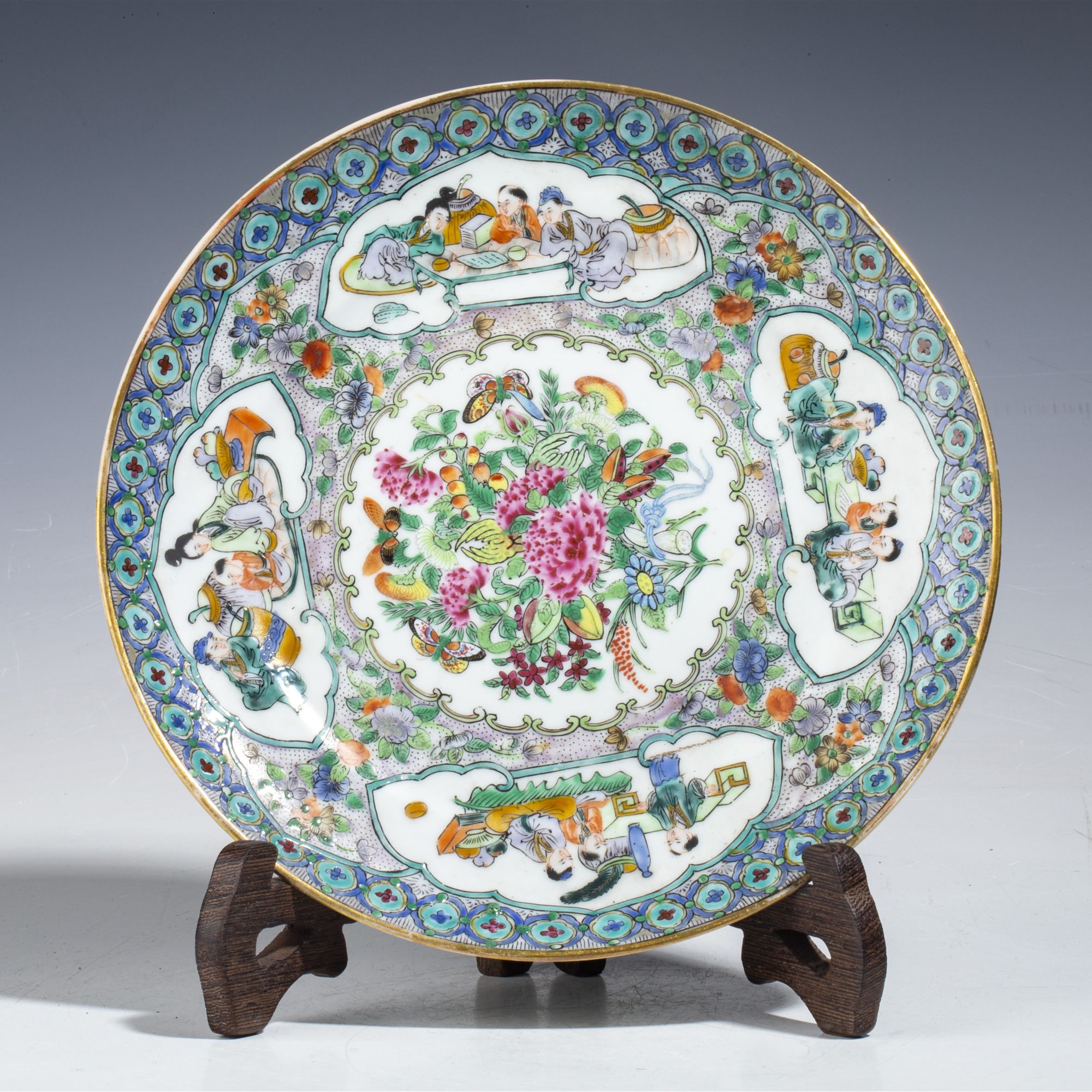 【拍卖-清咸丰】·广彩开窗人物花蝶纹盘