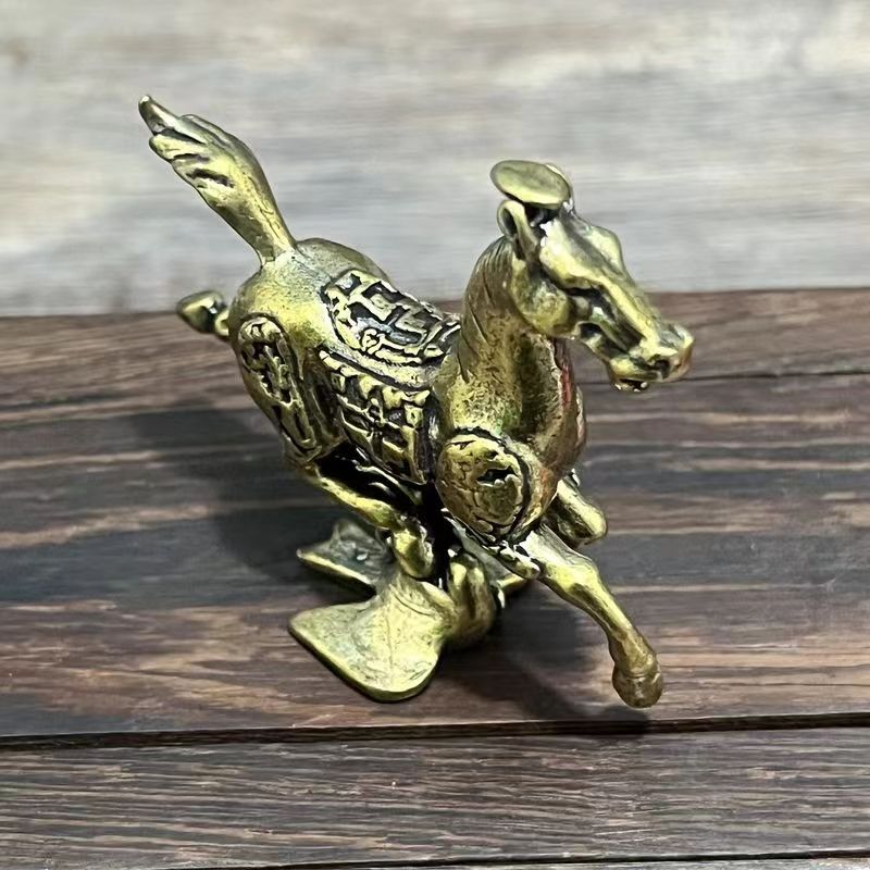 马踏飞燕黄铜摆件马上飞燕居家茶宠装饰创意铜摆物件桌面工艺品