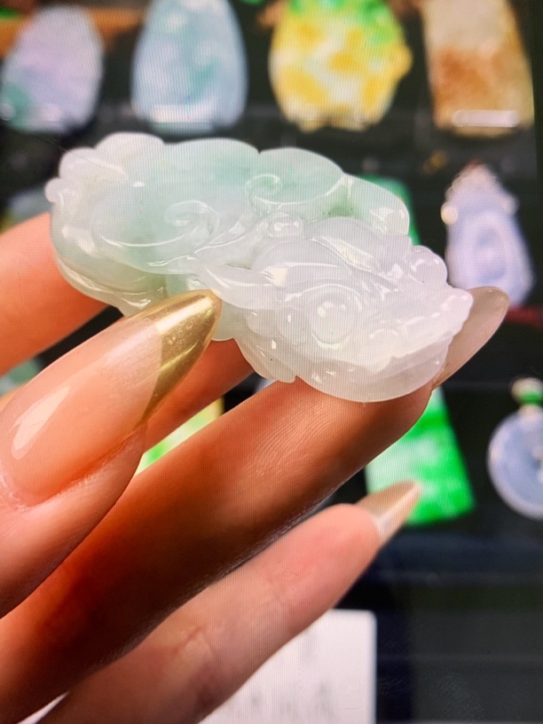 翡翠挂件一物一证毛货抛光