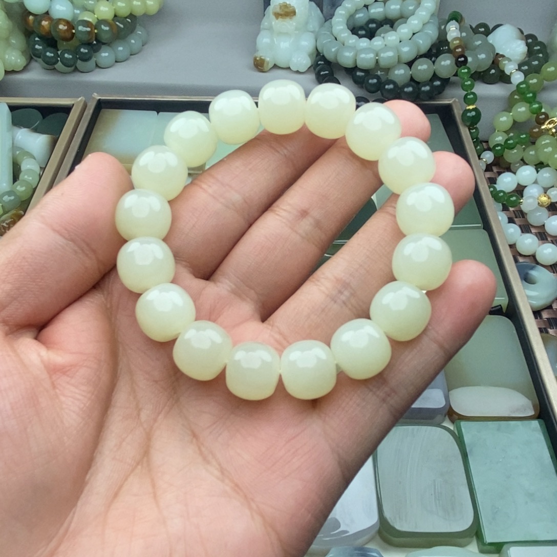 b***m和田玉未镶嵌颈饰