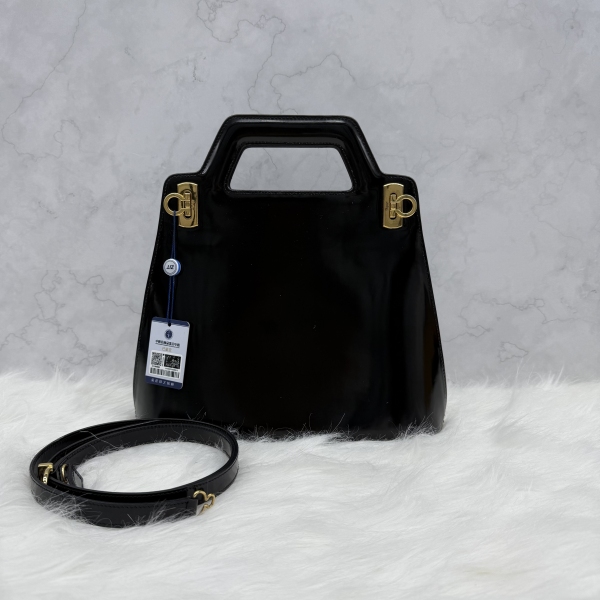 95新/菲拉格慕/包包/市场价18000/250215CZ0027