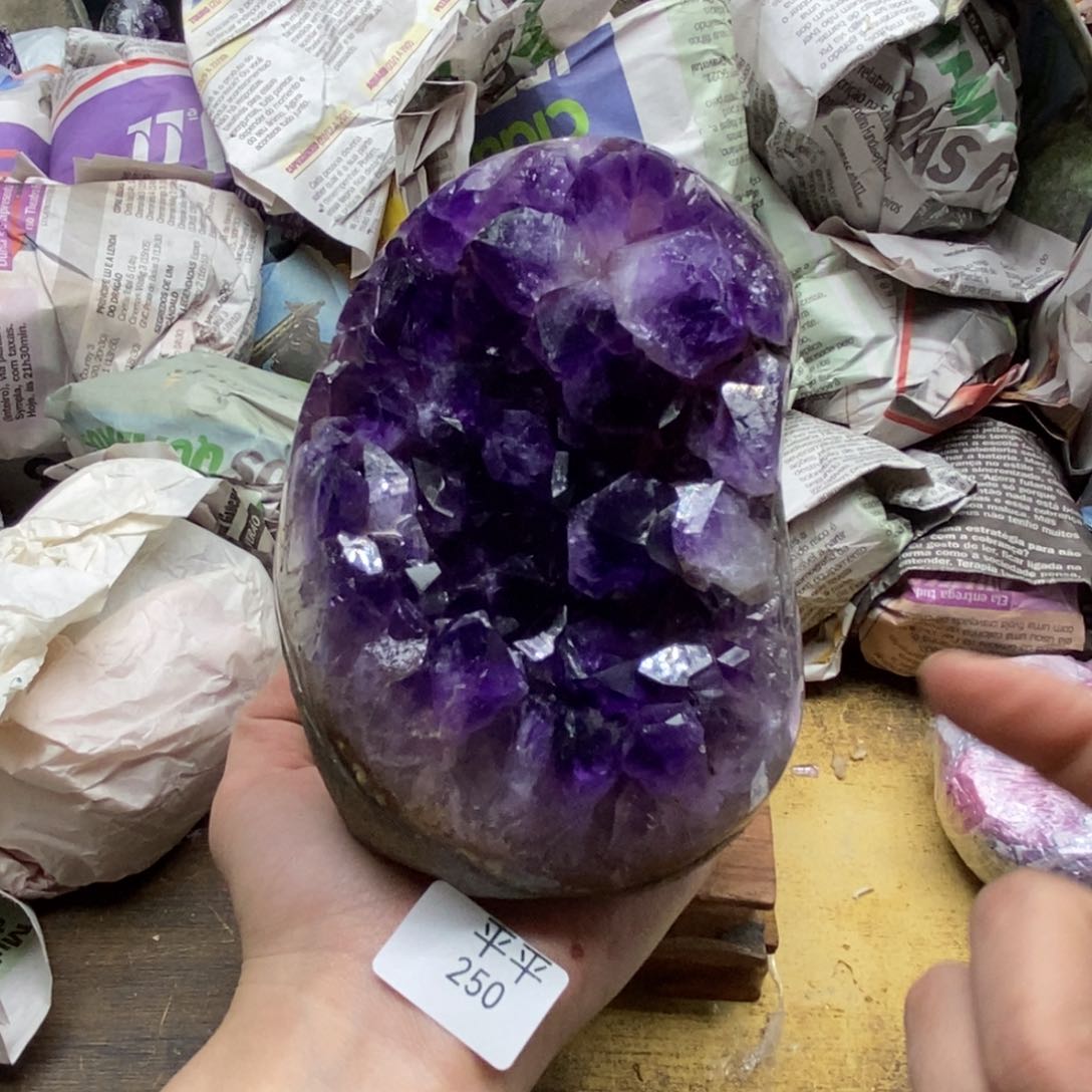 紫晶乌拉圭未镶嵌