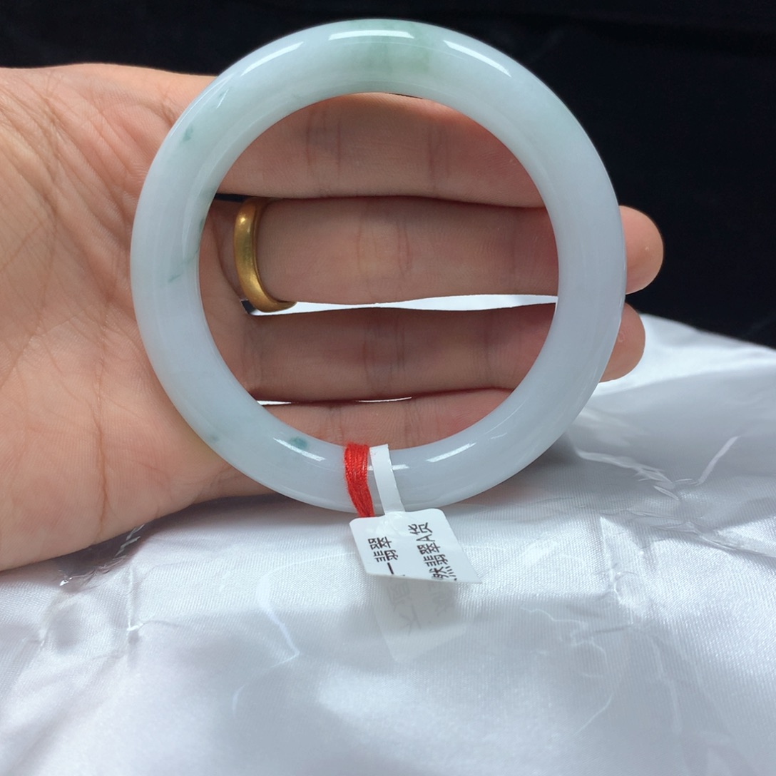 翡翠未镶嵌手镯（圆镯）56