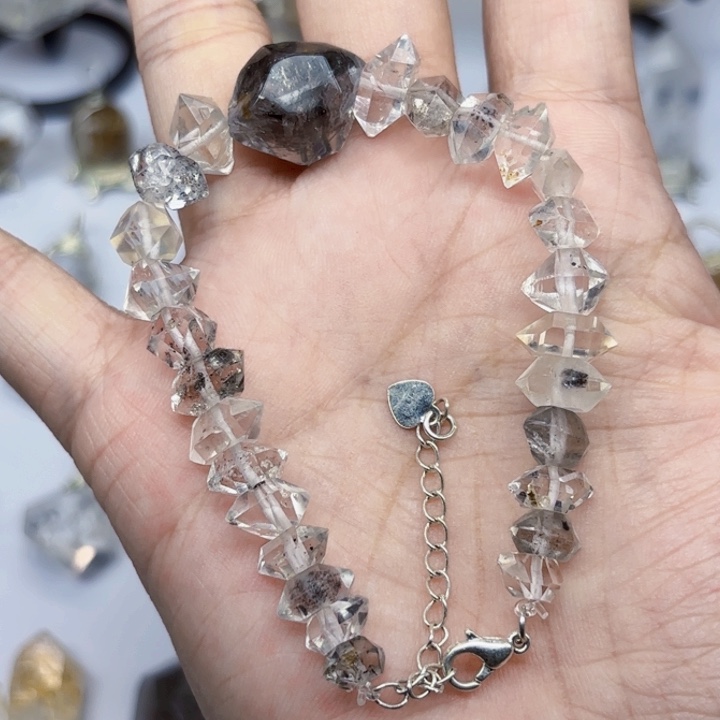 水晶手串未镶嵌闪灵钻手串