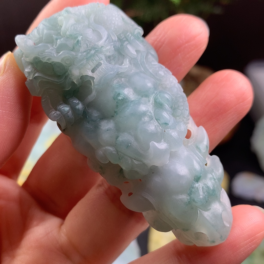 定制翡翠未镶嵌龙骨