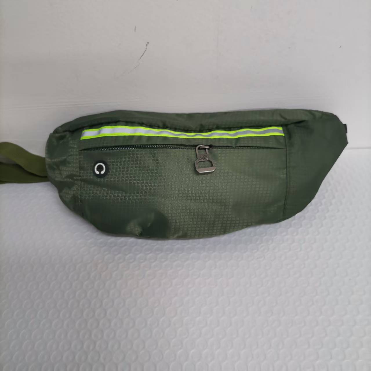 新款经典时尚腰包斜挎包823