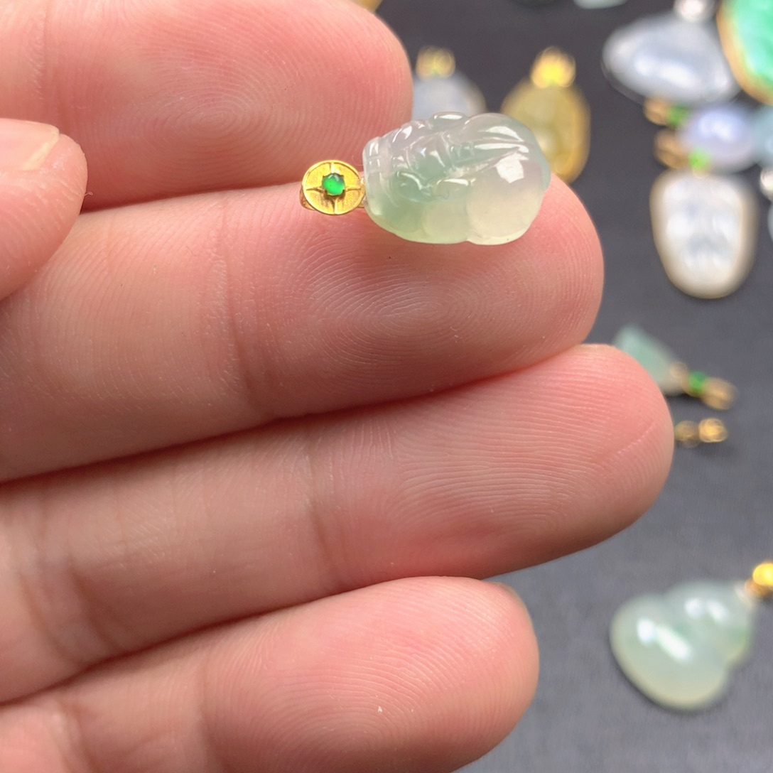 【闪购商品】颈饰18K金镶嵌翡翠翡翠