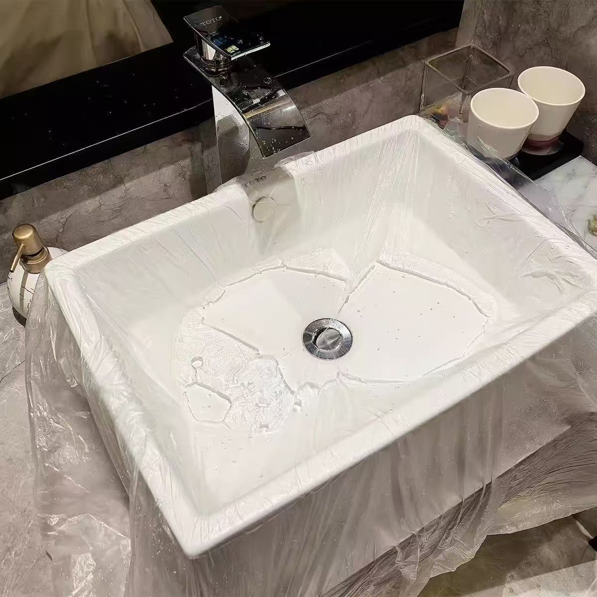 旅行一次性隔脏膜酒店出差用品便携塑料薄膜多功能洗漱台洗衣袋