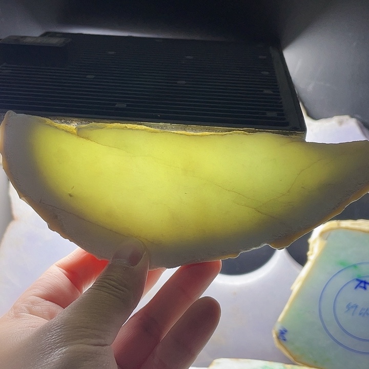 翡翠挂件未镶嵌毛料11