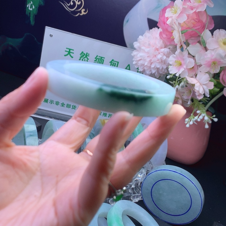 未镶嵌翡翠手镯定制翡翠