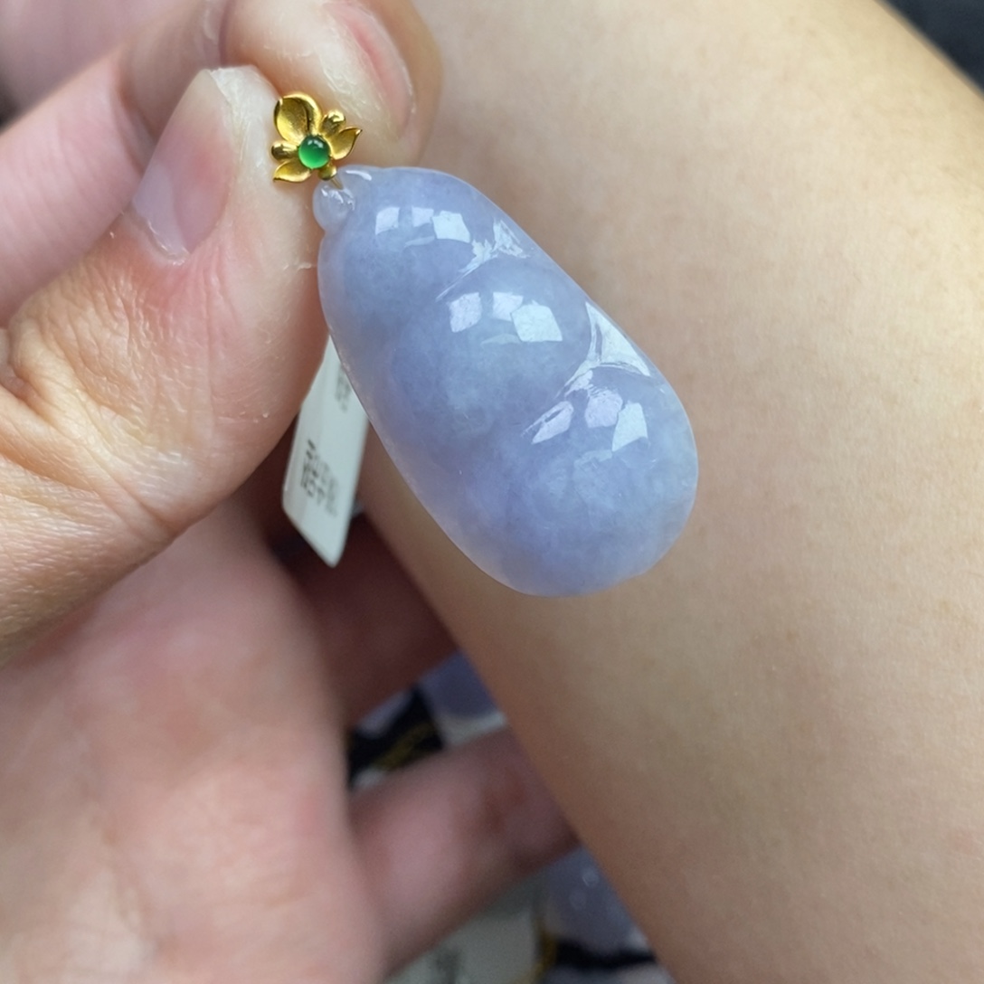 翡翠18K金镶嵌颈饰福豆