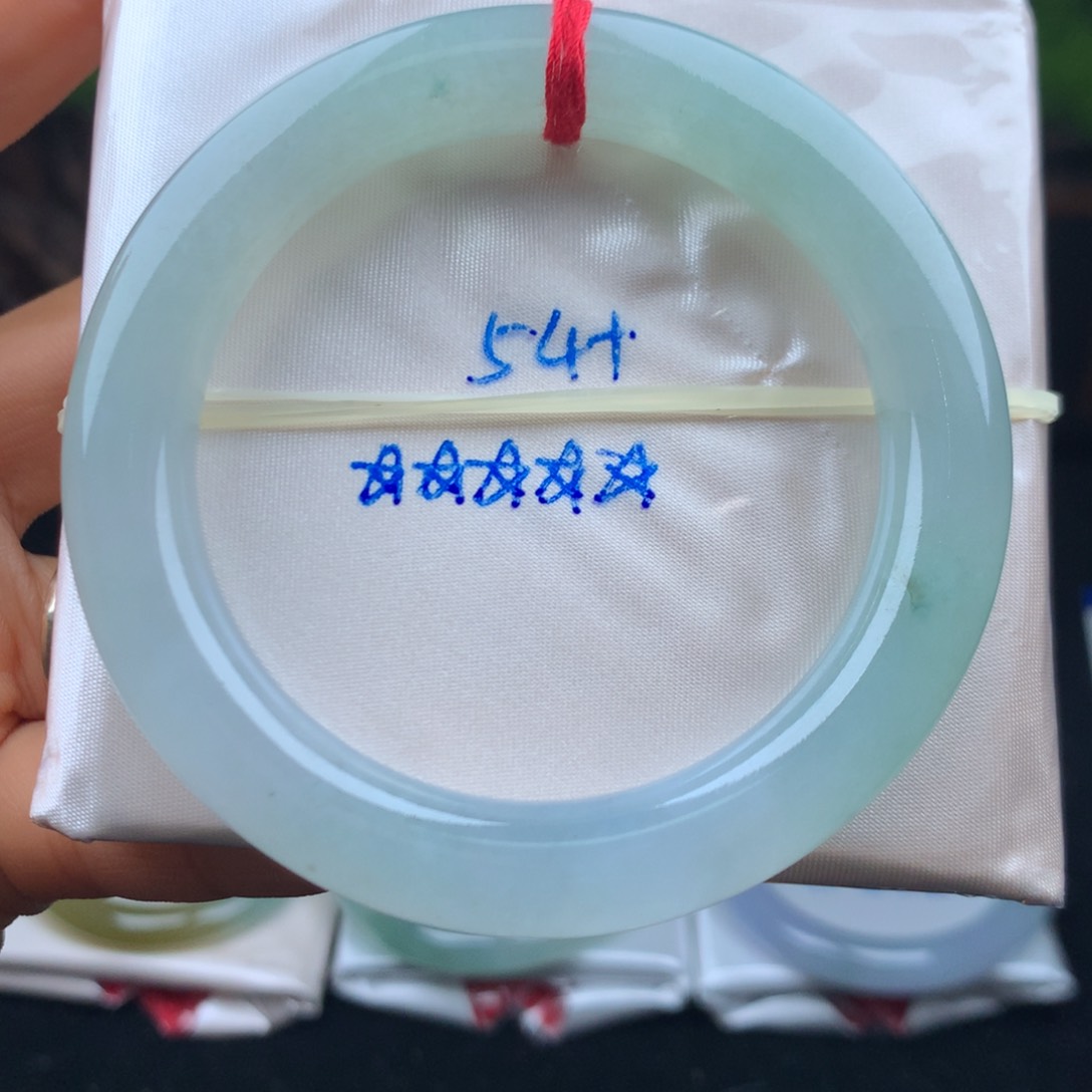 翡翠手镯未镶嵌手镯