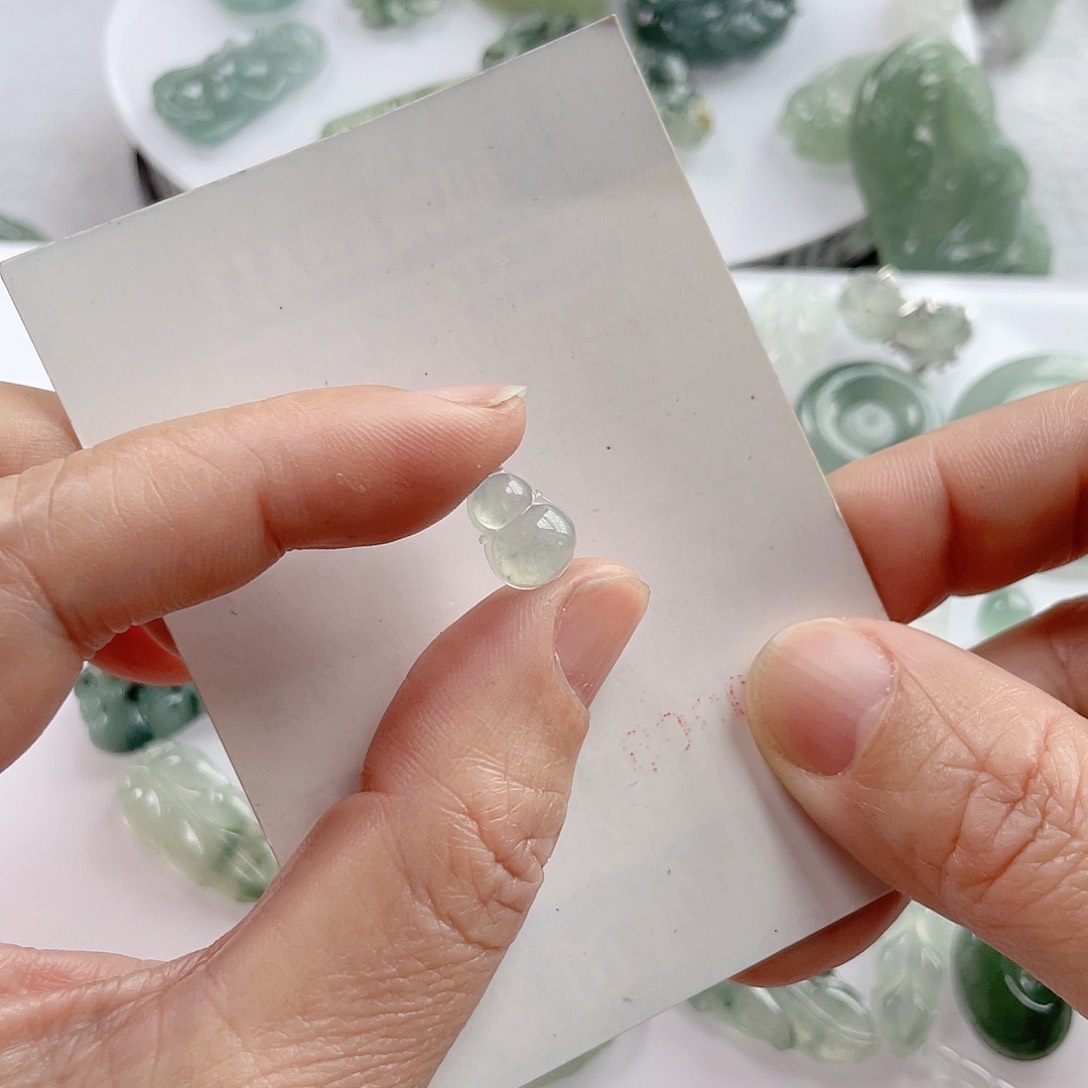 翡翠颈饰未镶嵌小葫芦