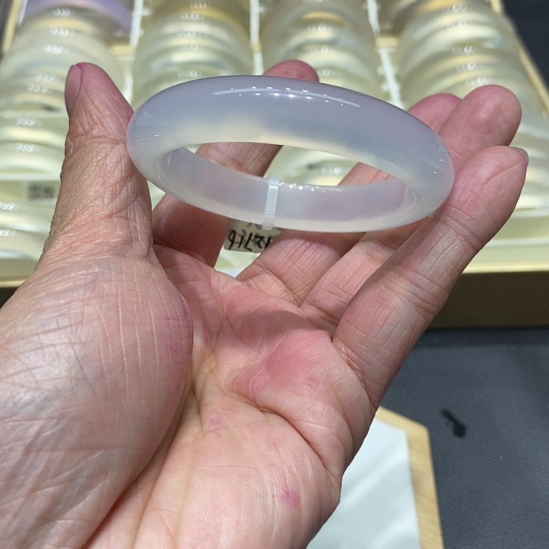 玛瑙/玉髓手镯未镶嵌044