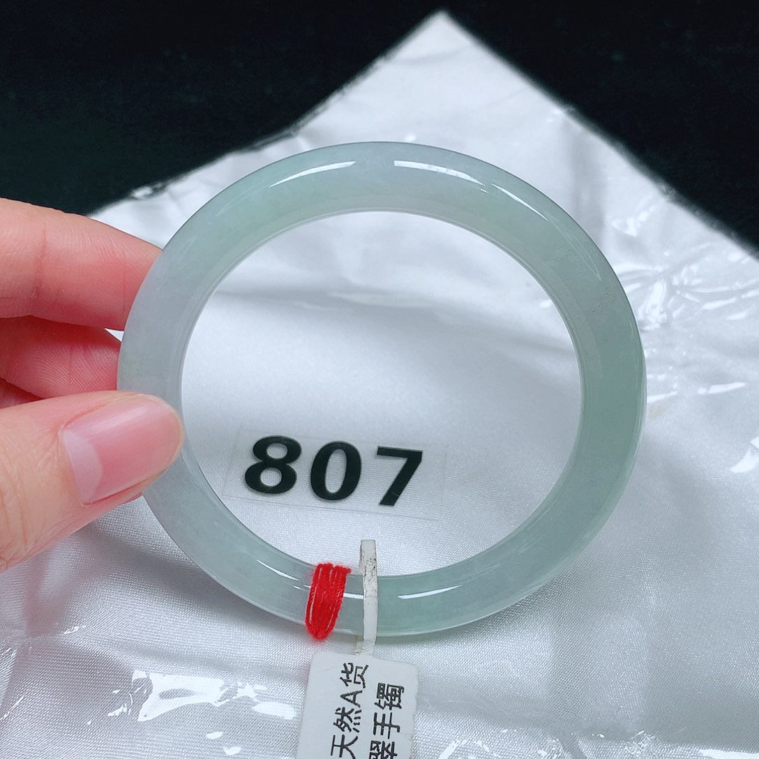 未镶嵌手镯（圆镯）翡翠