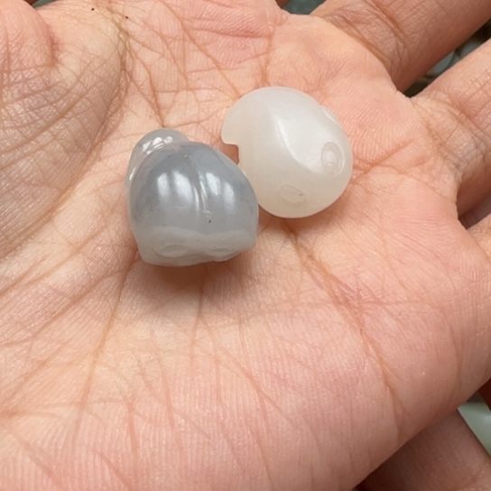 和田玉颈饰未镶嵌韭**功挂件