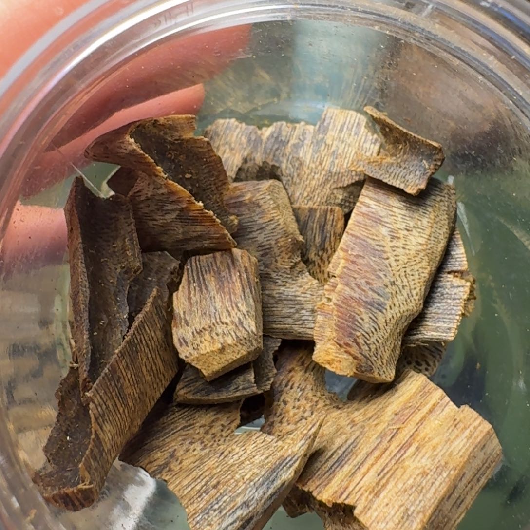 沉香手把件海南千里香牛肉干块料20克