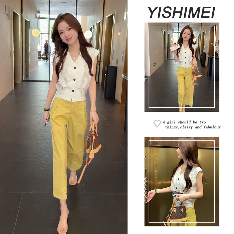 夏季超火一整套2025年新款韩系百搭v领无袖马甲上衣休闲裤两件套