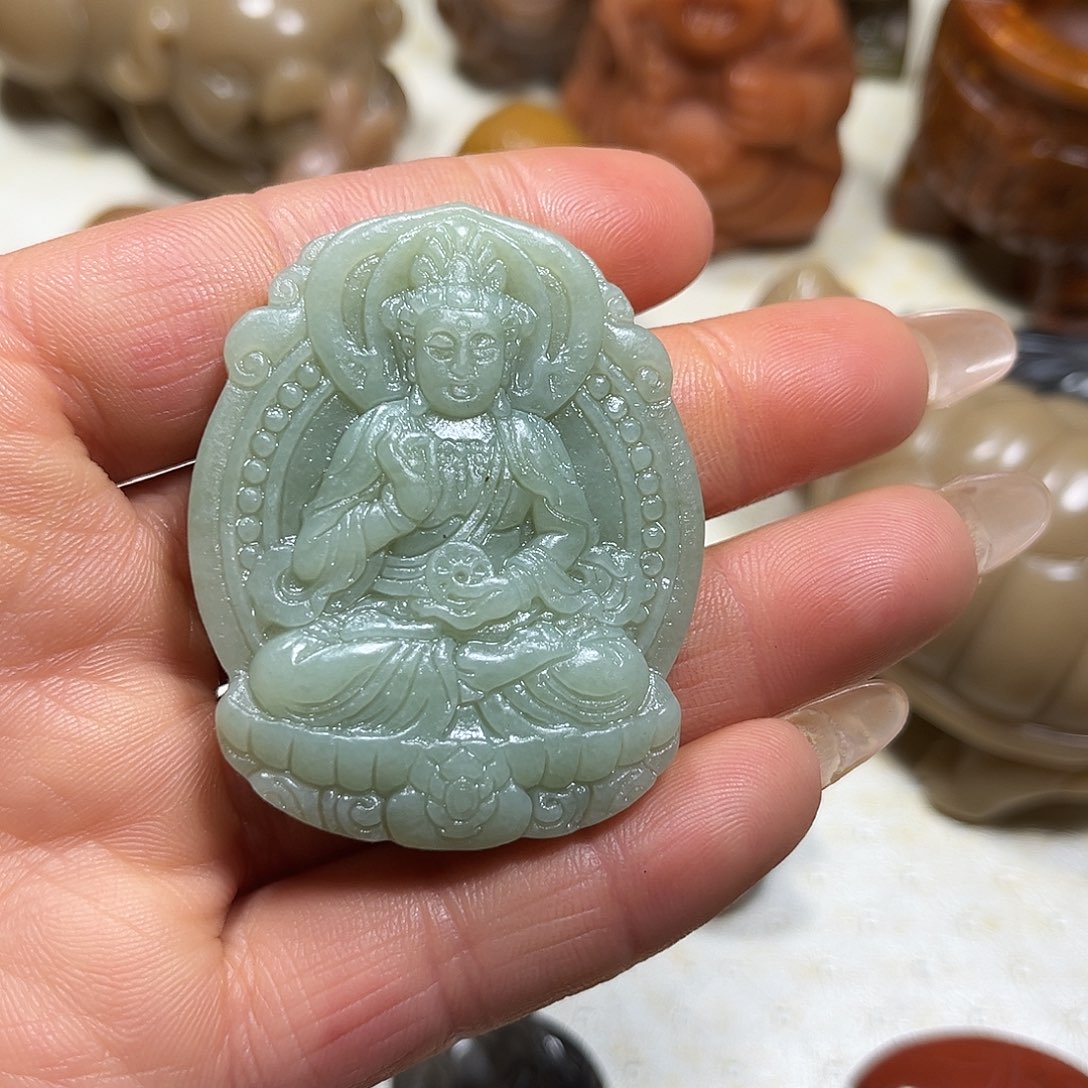 白玉菩提吊坠白玉菩提吊坠