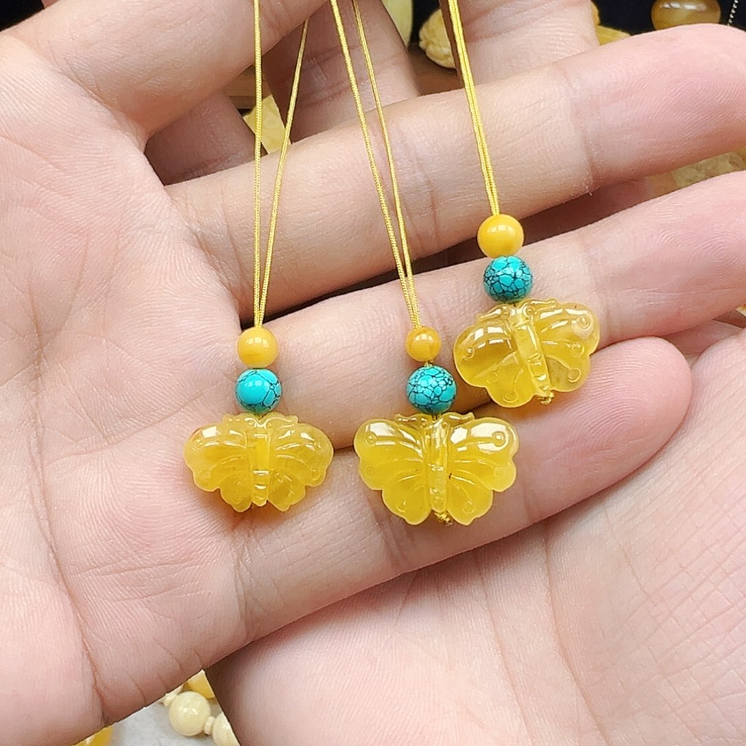 蜜蜡未镶嵌珠宝奇石蝴蝶手机链，随机发货，开播福利