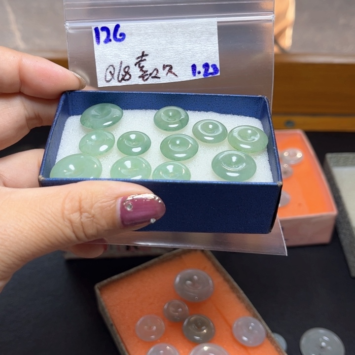 定制翡翠未镶嵌喜****婧不