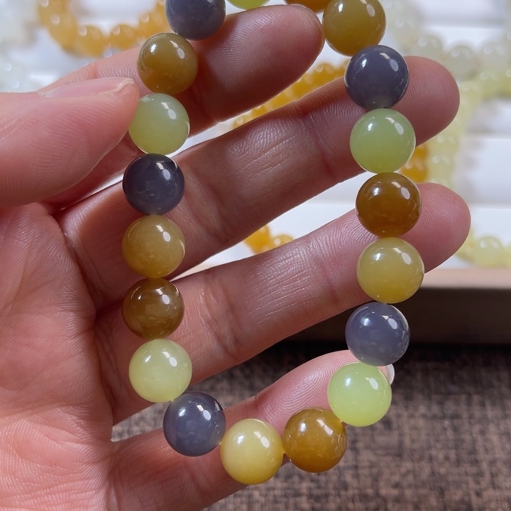 和田玉未镶嵌手串