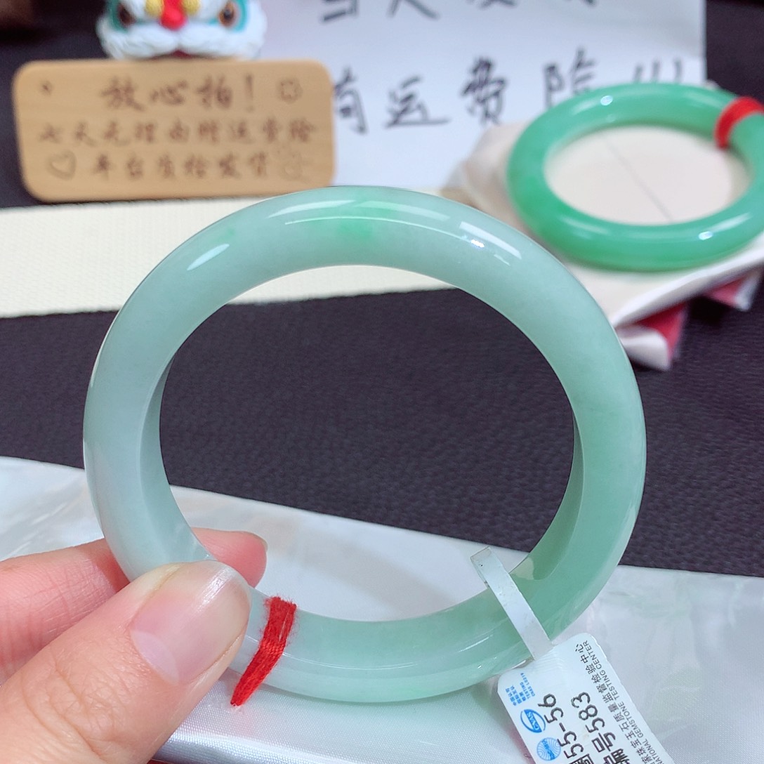 翡翠未镶嵌手镯583