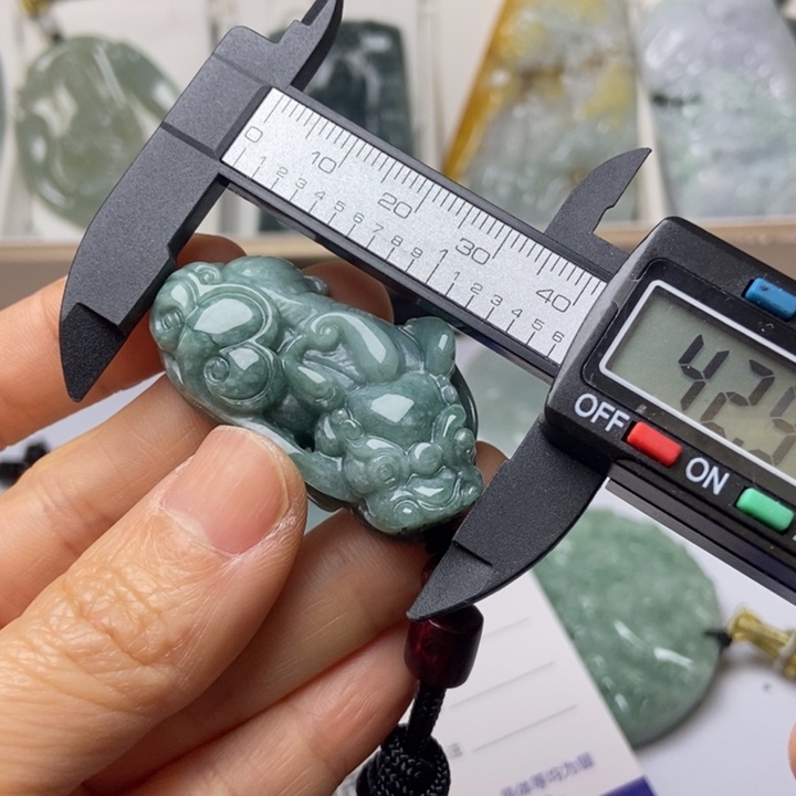 翡翠未镶嵌项圈翡翠