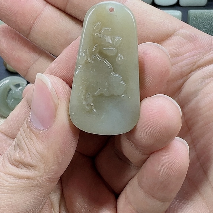 和田玉吊坠未镶嵌