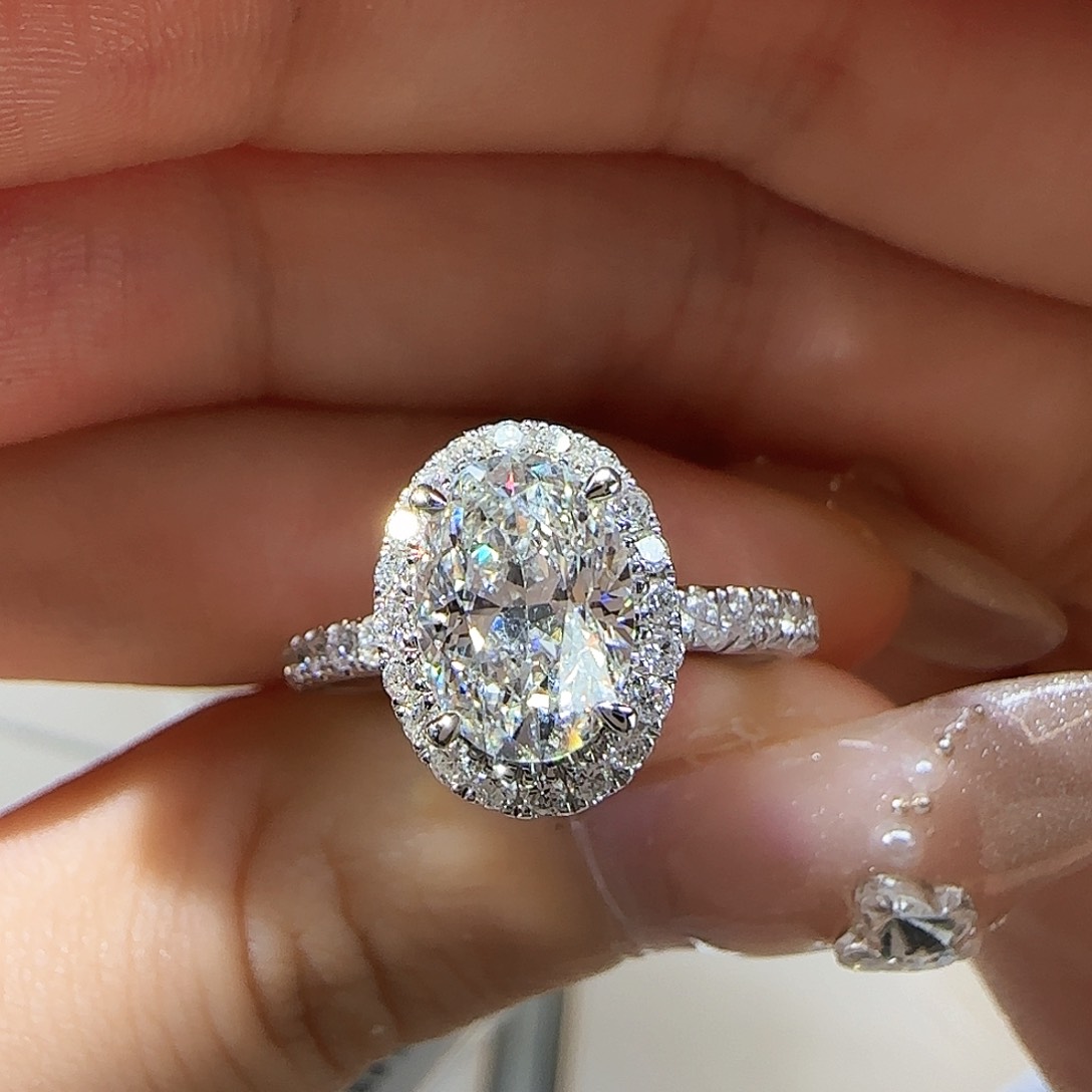 实验室培育钻石18K金镶嵌1.5克拉椭圆 13