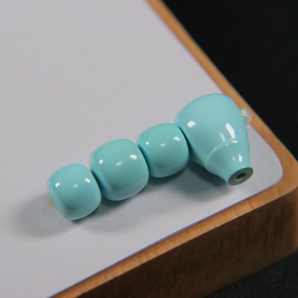 原矿绿松石精品老型套装配饰，三通10.6×17.3×11mm，顶珠10.3×8.5