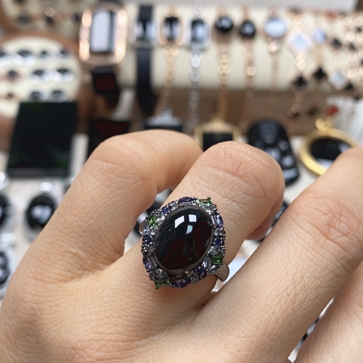 翡翠18K金镶嵌戒指