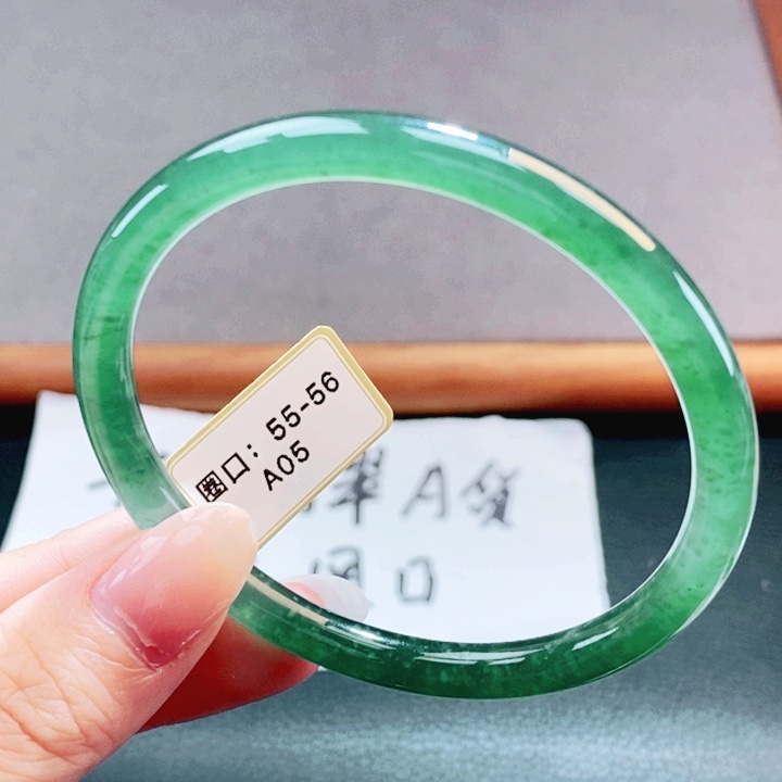 翡翠未镶嵌手镯翡翠手镯97
