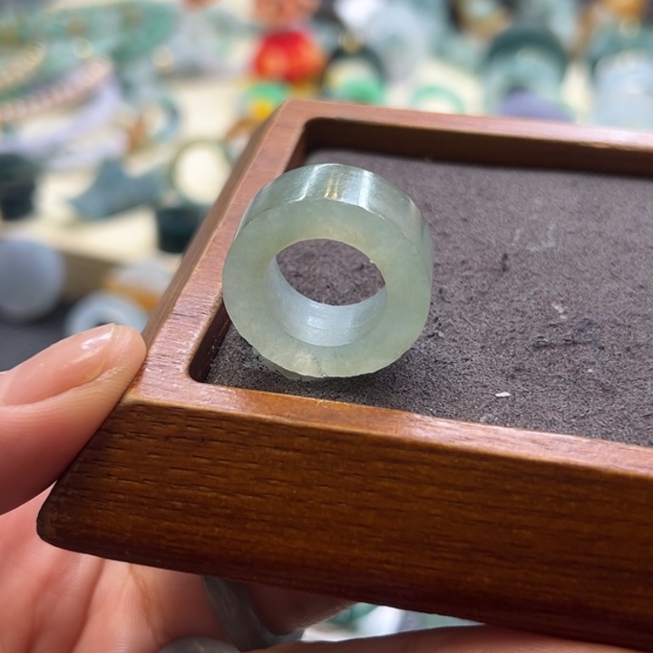 定制翡翠未镶嵌戒指