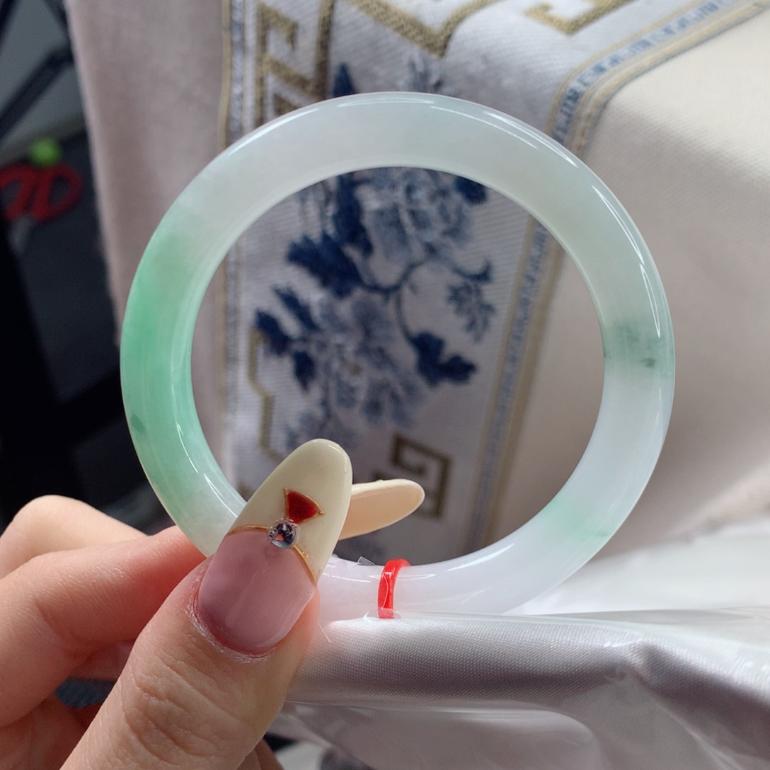 翡翠手镯未镶嵌50.8圈口