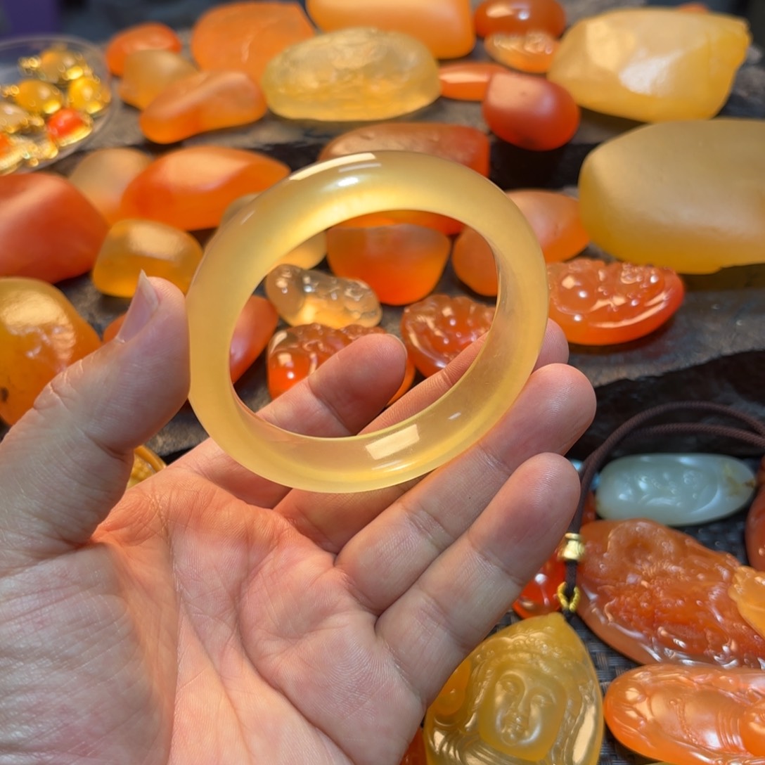 石英质玉手镯未镶嵌行****罗