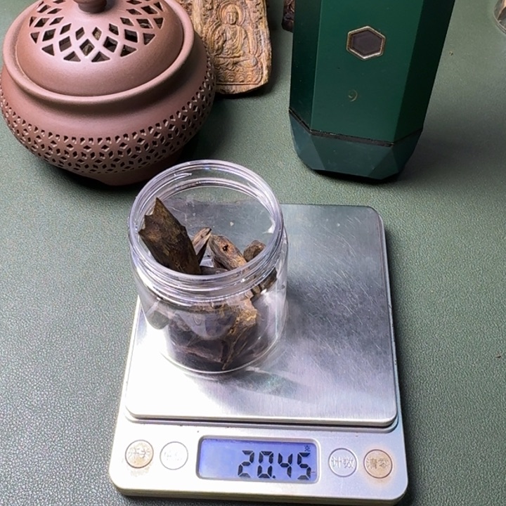 沉香手把件好****.海南高端陆河流油树心油老料20克