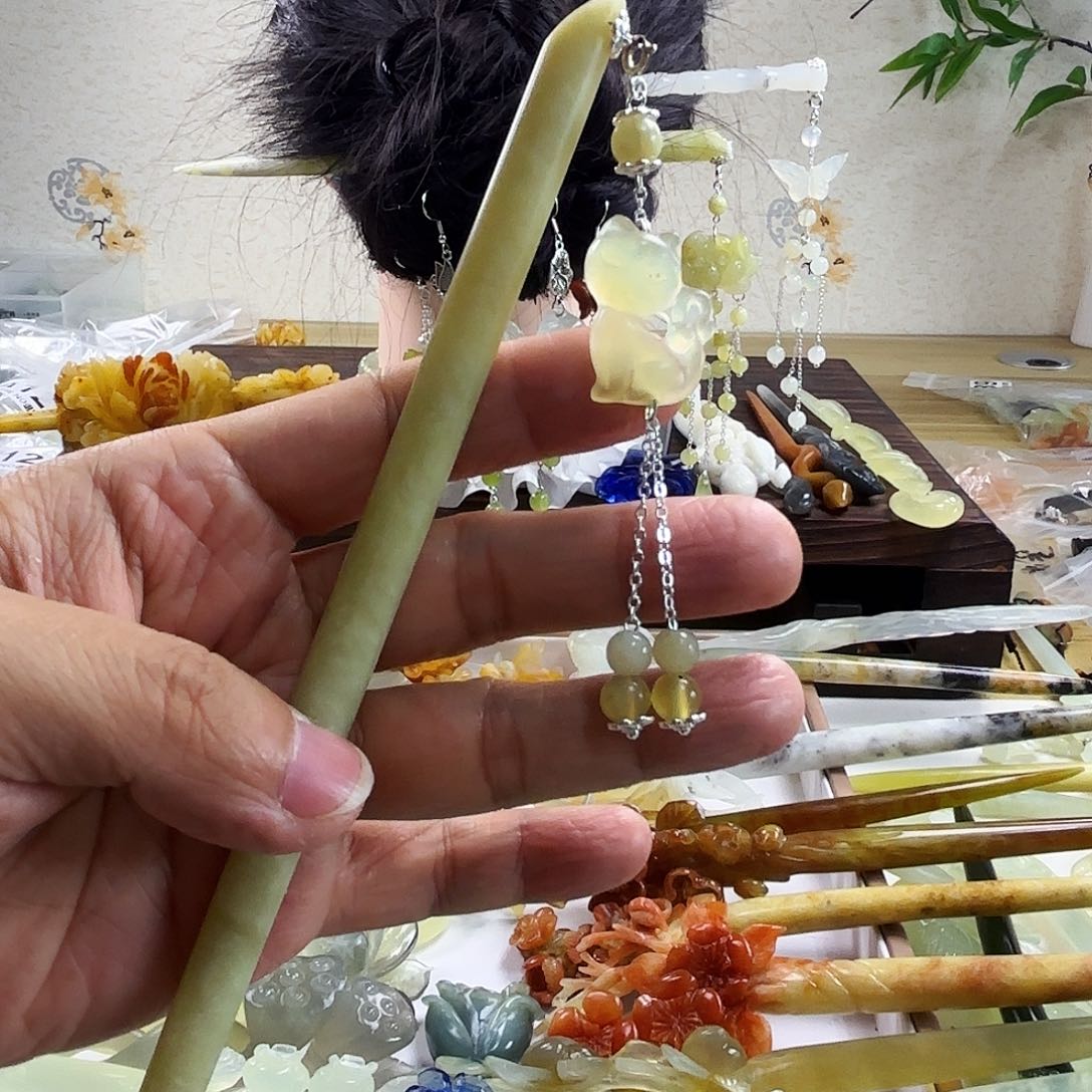 蛇纹石玉发饰合金