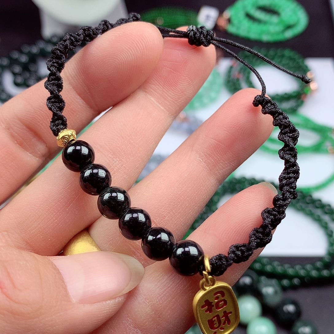 翡翠颈饰未镶嵌手串