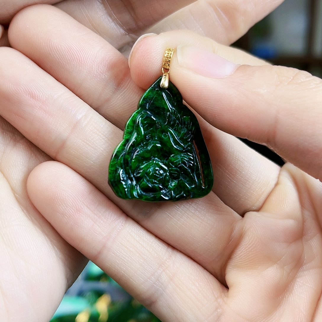 翡翠颈饰18K金镶嵌吊坠