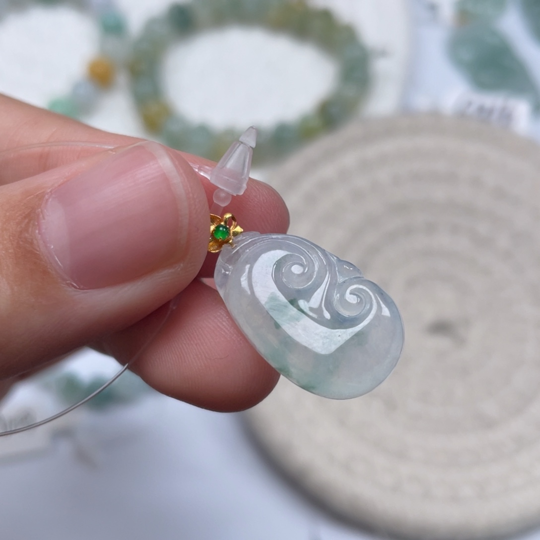 翡翠18K金镶嵌颈饰天然A货缅甸翡翠