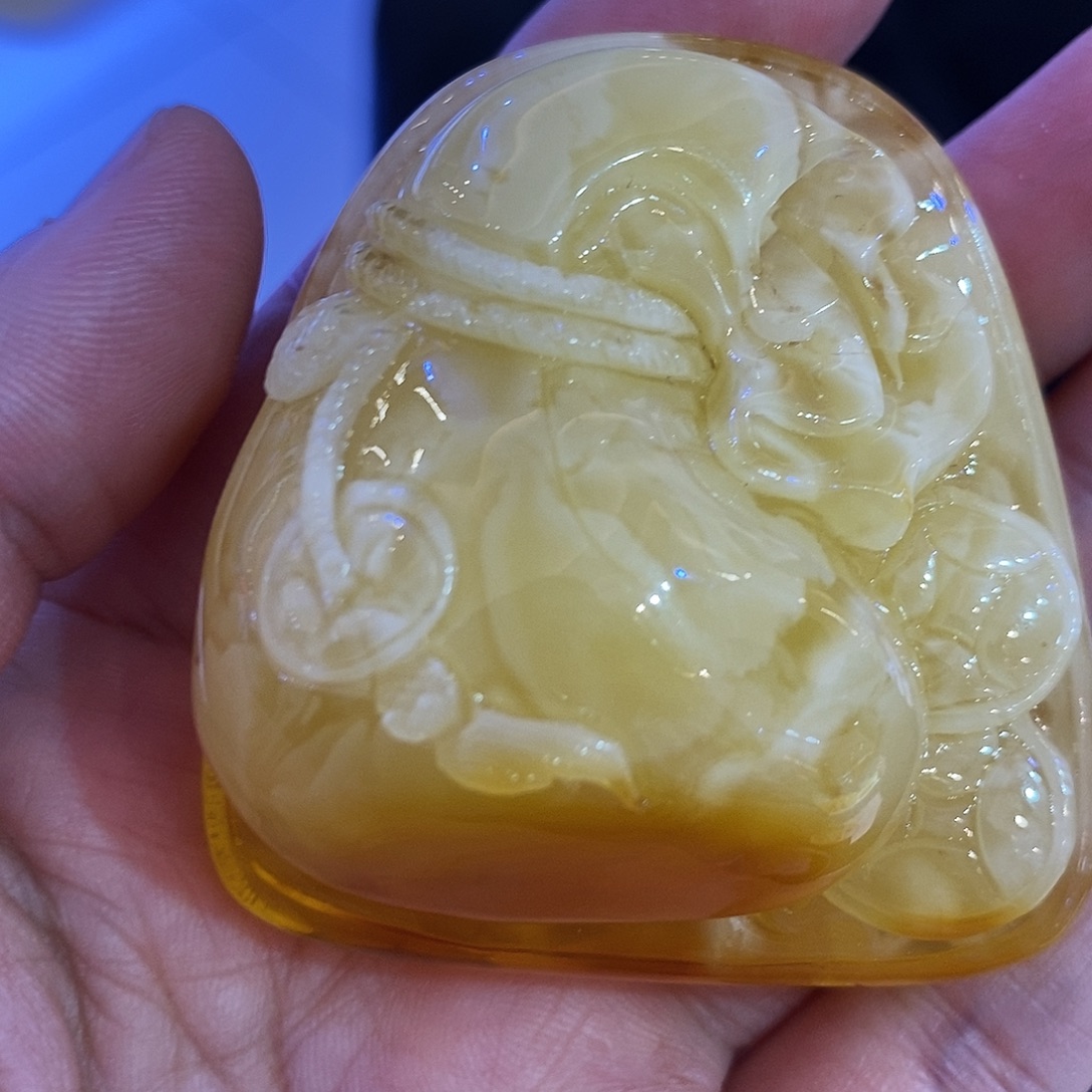 琥珀未镶嵌裸石吊坠