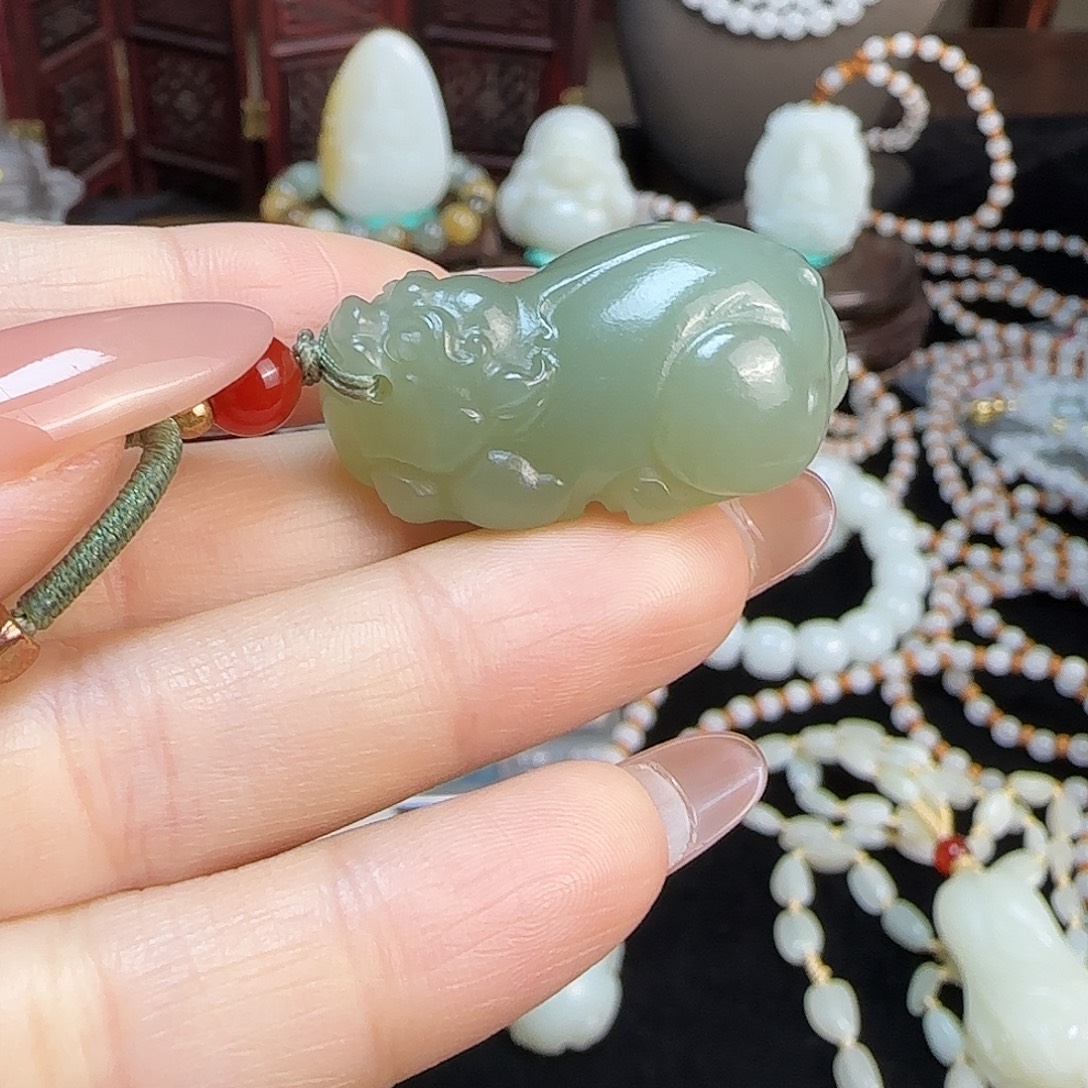 和田玉未镶嵌颈饰