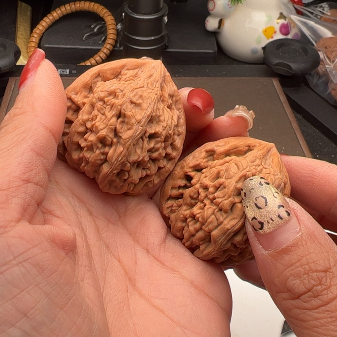 文玩核桃吊坠滢虎头王41